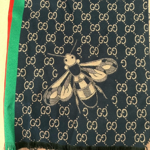 Gucci Pink and Navy GG Scarf with Bee Motif - Picture 5 of 5